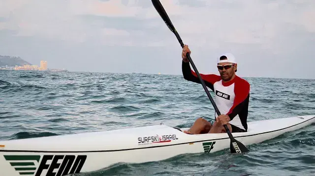 אייזיק כץ מתאמן לקראת מסע מאתגר בן יומיים אותו יצלח ב-7 ענפי ספורט, ספטמבר 2016 אייזיק כץ מתאמן לקראת מסע מאתגר בן יומיים אותו יצלח ב-7 ענפי ספורט, ספטמבר 2016