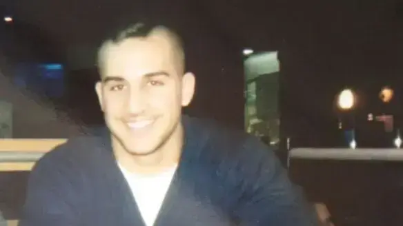 דניאל אטיאס, חייל שפניו הושחתו בתאונת אימונים בשנת 2013, לפני התאונה דניאל אטיאס, חייל שפניו הושחתו בתאונת אימונים בשנת 2013, לפני התאונה