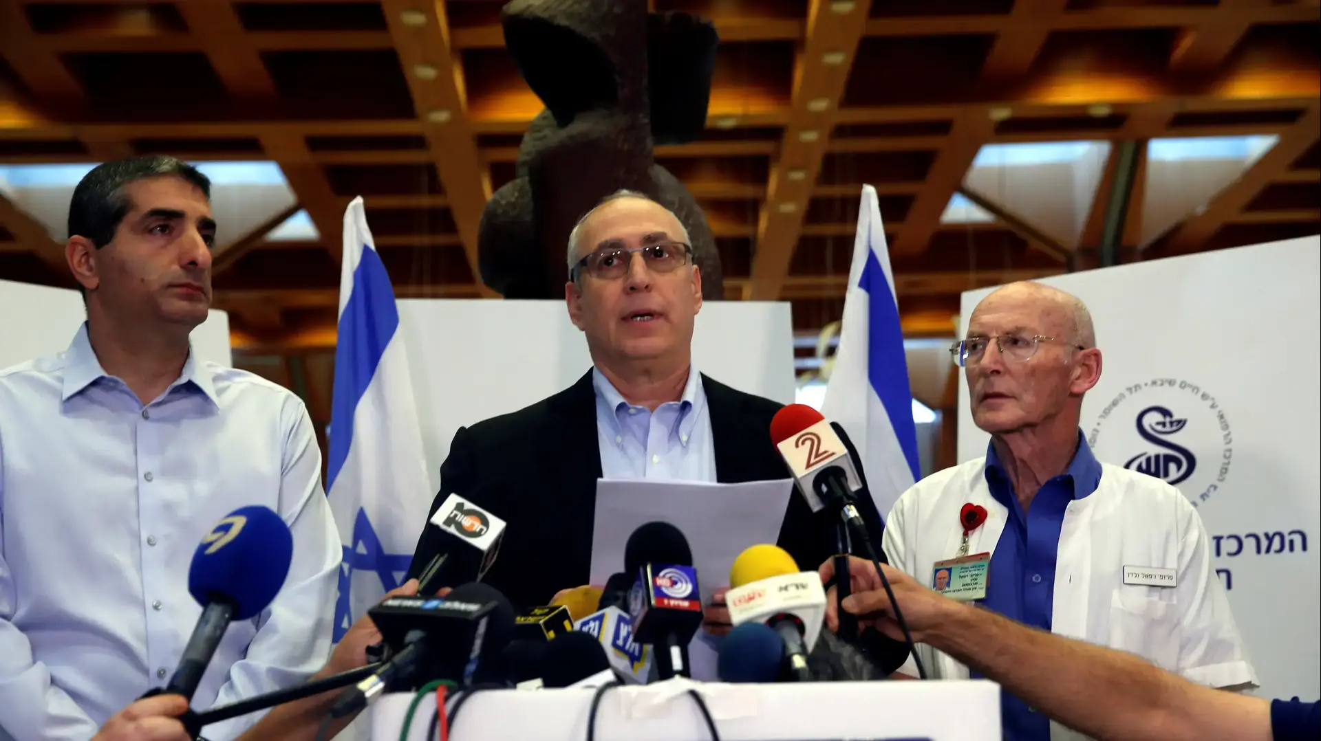 חמי פרס, בנו של הנשיא לשעבר שמעון פרס. בית החולים שיבא בתל השומר. 28 בספטמבר 2016 חמי פרס, בנו של הנשיא לשעבר שמעון פרס. בית החולים שיבא בתל השומר. 28 בספטמבר 2016
