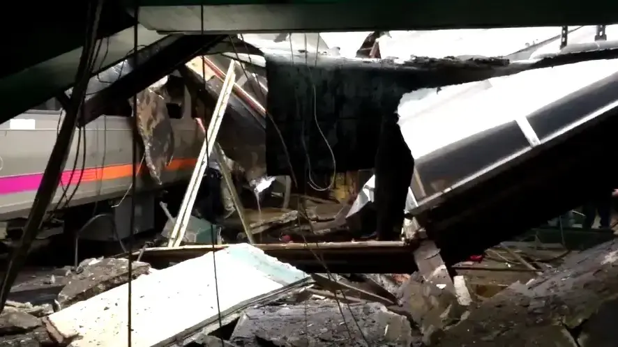 רכבת נוסעים שהתנגשה בתחנה בעיר הובוקן שבניו ג'רזי, 29 בספטמבר 2016 רכבת נוסעים שהתנגשה בתחנה בעיר הובוקן שבניו ג'רזי, 29 בספטמבר 2016