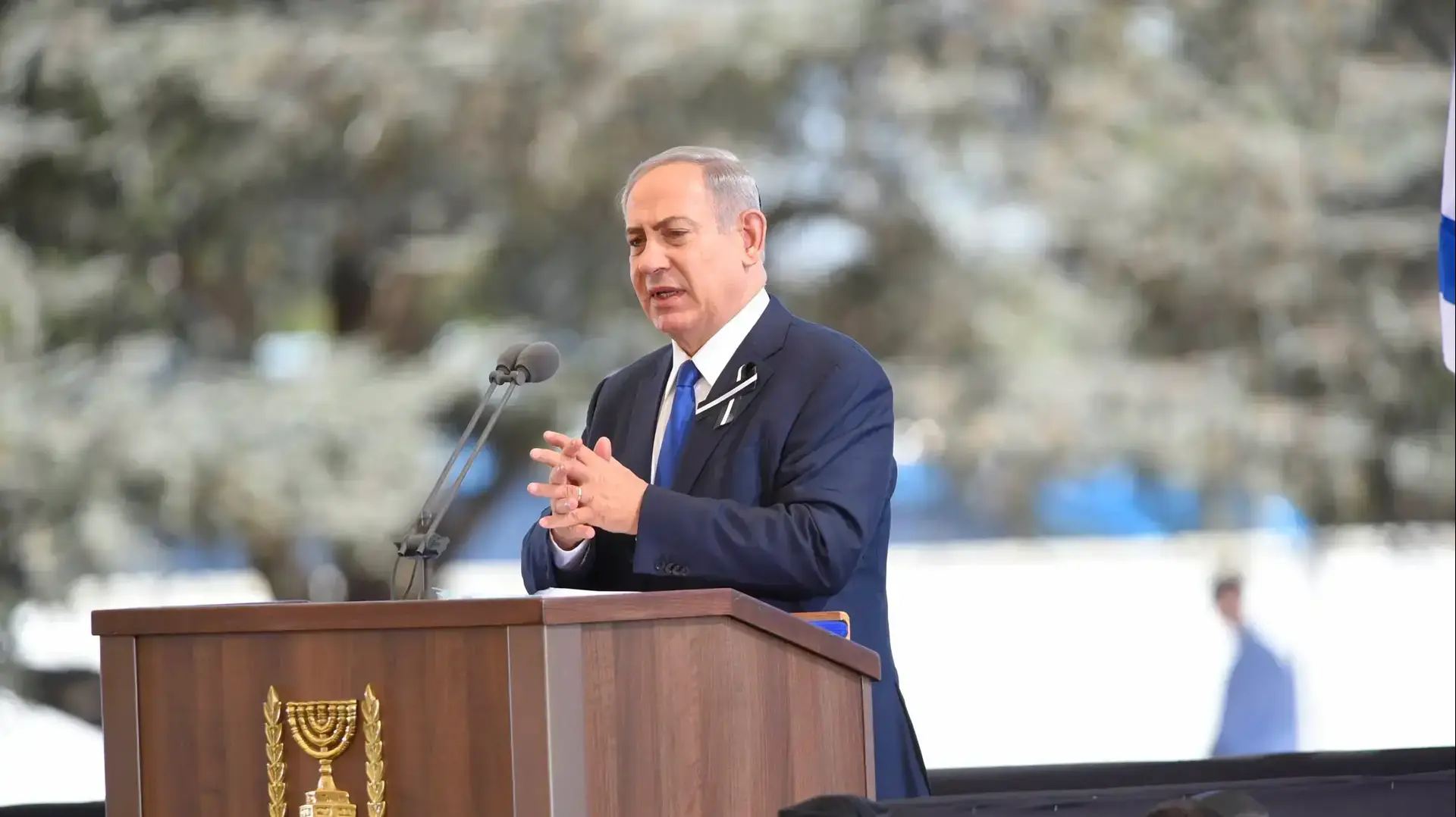 ראש הממשלה בנימין נתניהו בהלוויתו של שמעון פרס, הר הרצל, ירושלים. ספטמבר 2016 ראש הממשלה בנימין נתניהו בהלוויתו של שמעון פרס, הר הרצל, ירושלים. ספטמבר 2016