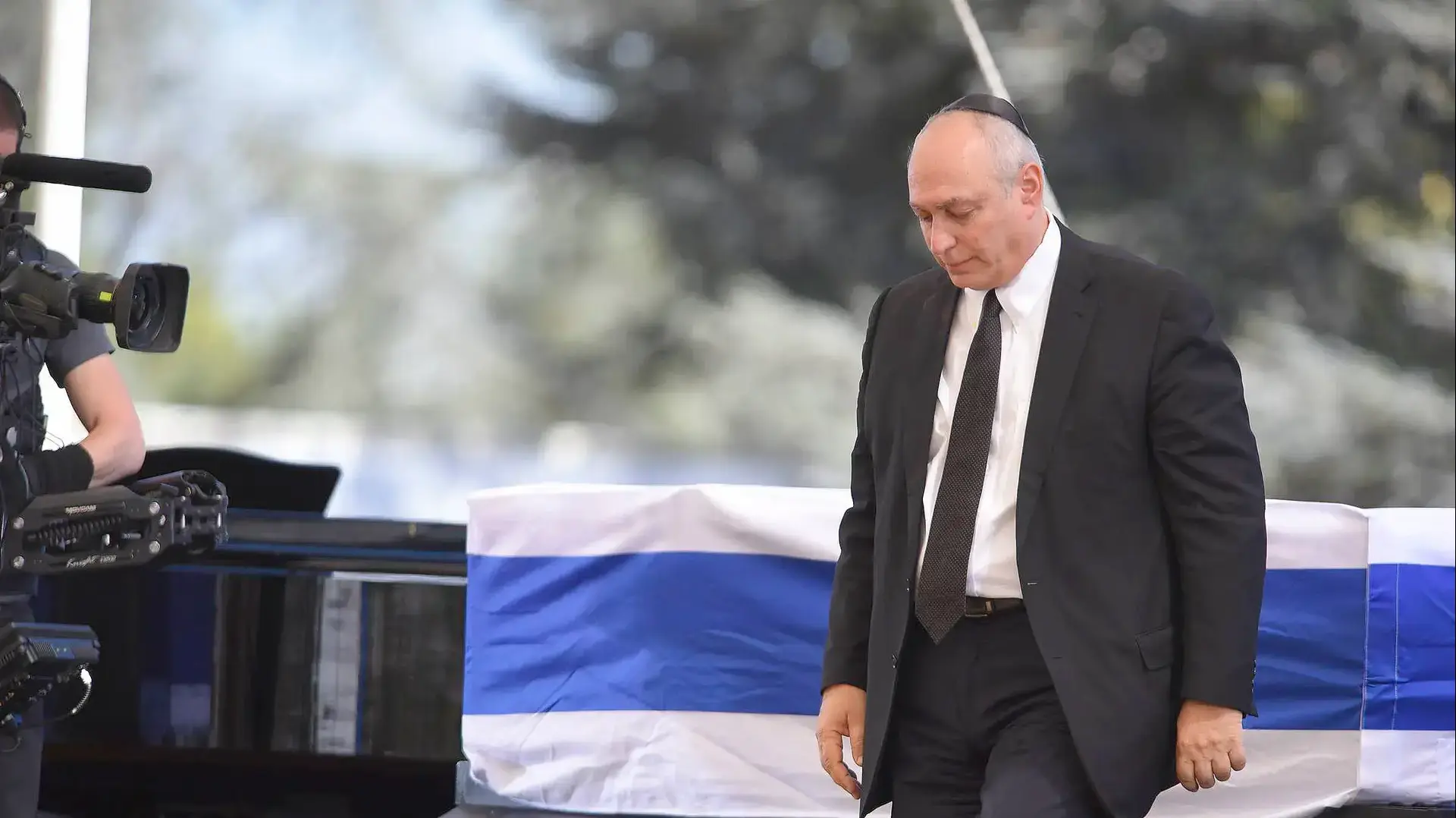חמי פרס בהלוויתו של שמעון פרס, הר הרצל, ירושלים. ספטמבר 2016 חמי פרס בהלוויתו של שמעון פרס, הר הרצל, ירושלים. ספטמבר 2016