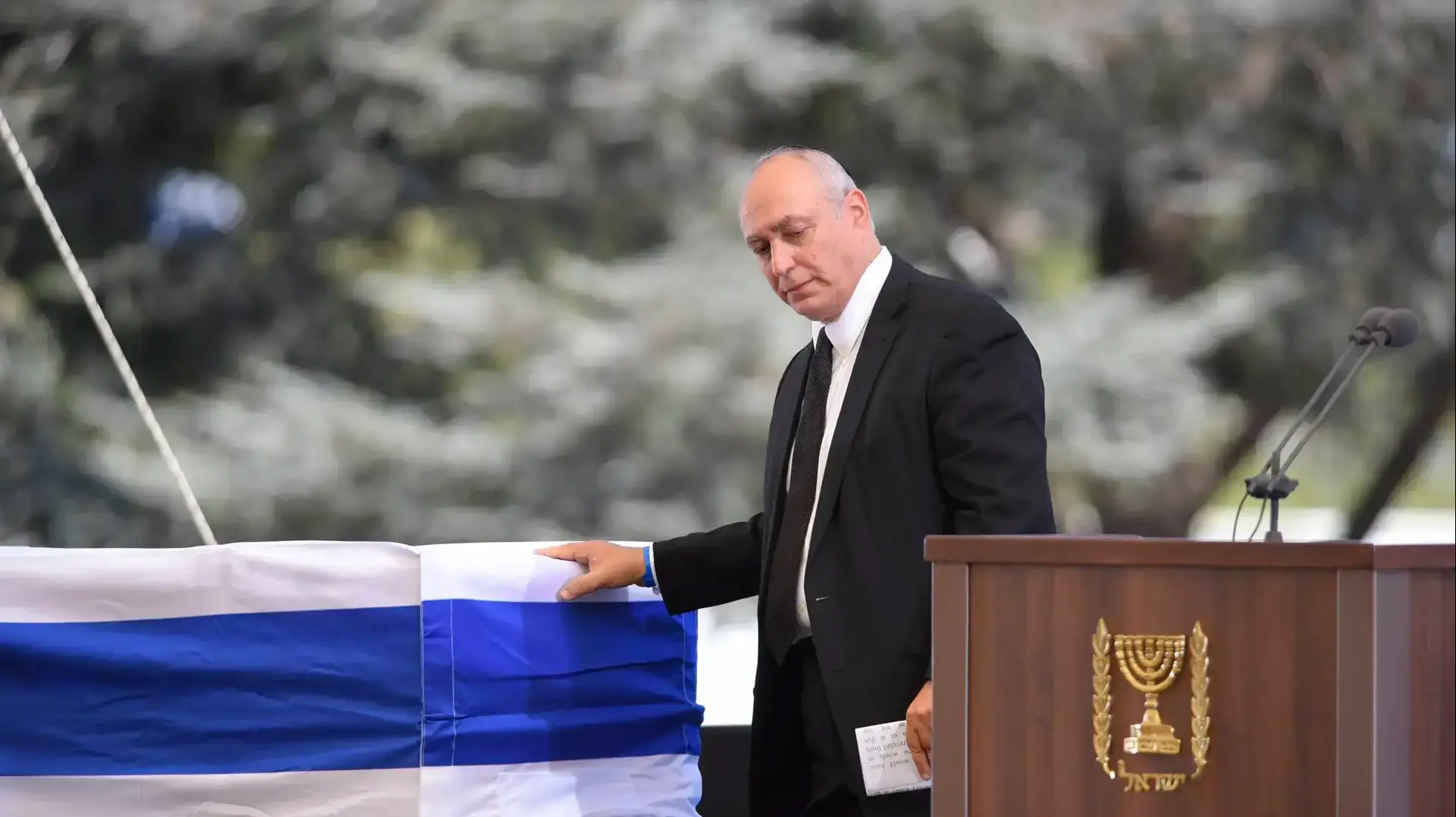 חמי פרס בהלוויתו של שמעון פרס, הר הרצל, ירושלים. ספטמבר 2016 חמי פרס בהלוויתו של שמעון פרס, הר הרצל, ירושלים. ספטמבר 2016