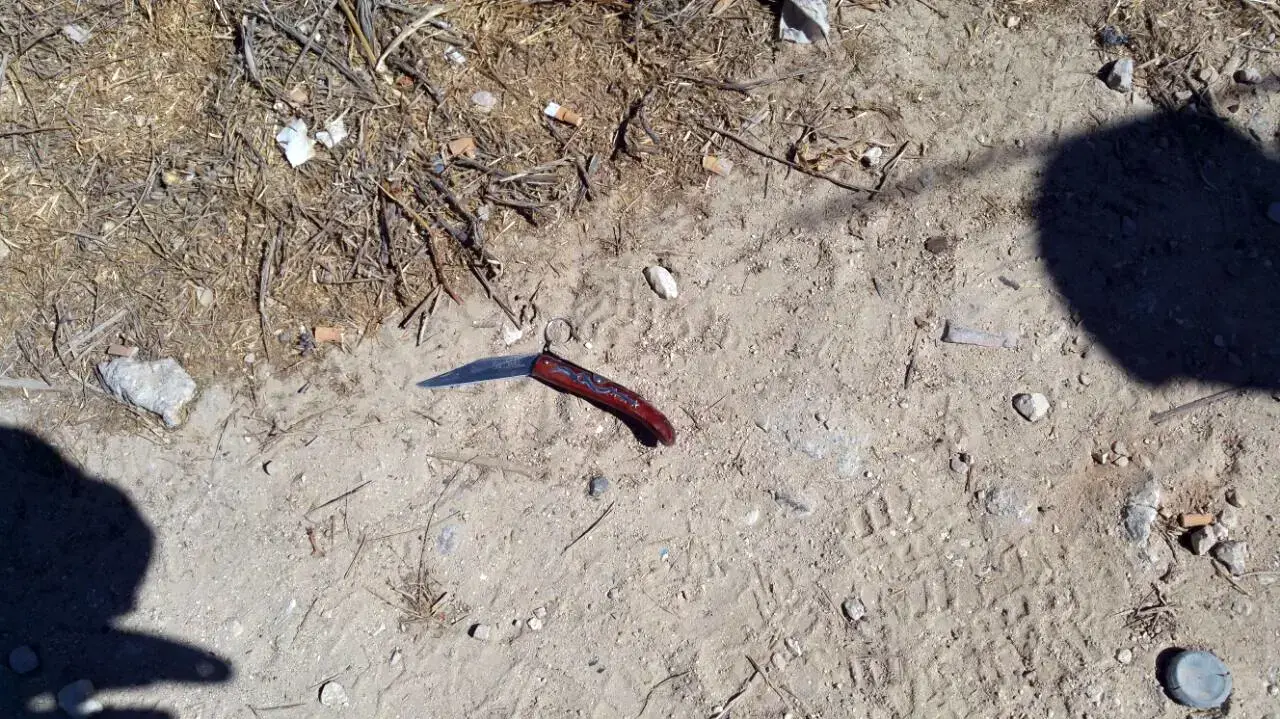 הסכין שהחזיק פלסטיני שניגש לרכב של מח"ט חברון, ספטמבר 2016 הסכין שהחזיק פלסטיני שניגש לרכב של מח"ט חברון, ספטמבר 2016