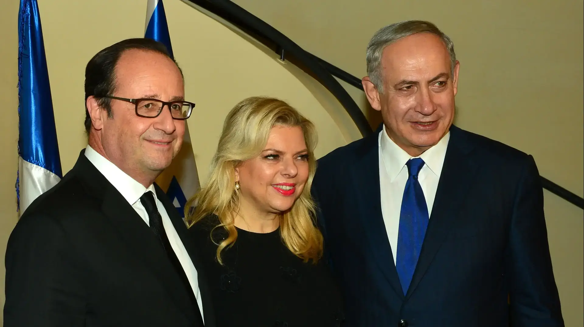 ראש הממשלה בנימין נתניהו ורעייתו נפגשו עם נשיא צרפת פרנסואה הולנד לאחר הלווייתו של שמעון פרס, 30 בספטמבר 2016