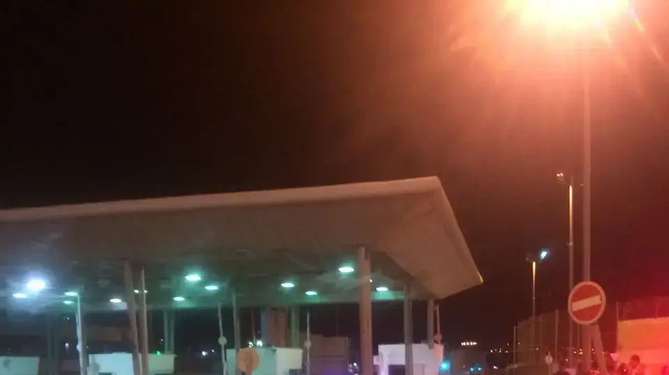 צעיר בן 20 נפצע בינוני בפיגוע דקירה במחסום קלנדיה ליד ירושלים, 30 בספטמבר 2016 צעיר בן 20 נפצע בינוני בפיגוע דקירה במחסום קלנדיה ליד ירושלים, 30 בספטמבר 2016