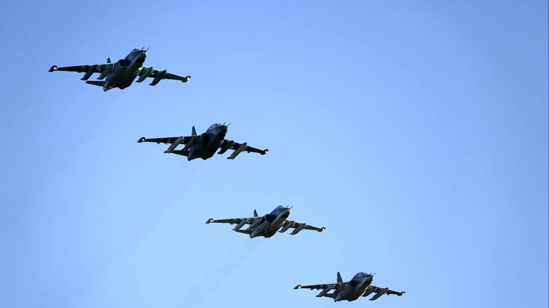 מטוסי קרב רוסיים מדגם סוחוי su-25 שבים לרוסיה מבסיסם בסוריה, 16 מרץ 2016 מטוסי קרב רוסיים מדגם סוחוי su-25 שבים לרוסיה מבסיסם בסוריה, 16 מרץ 2016