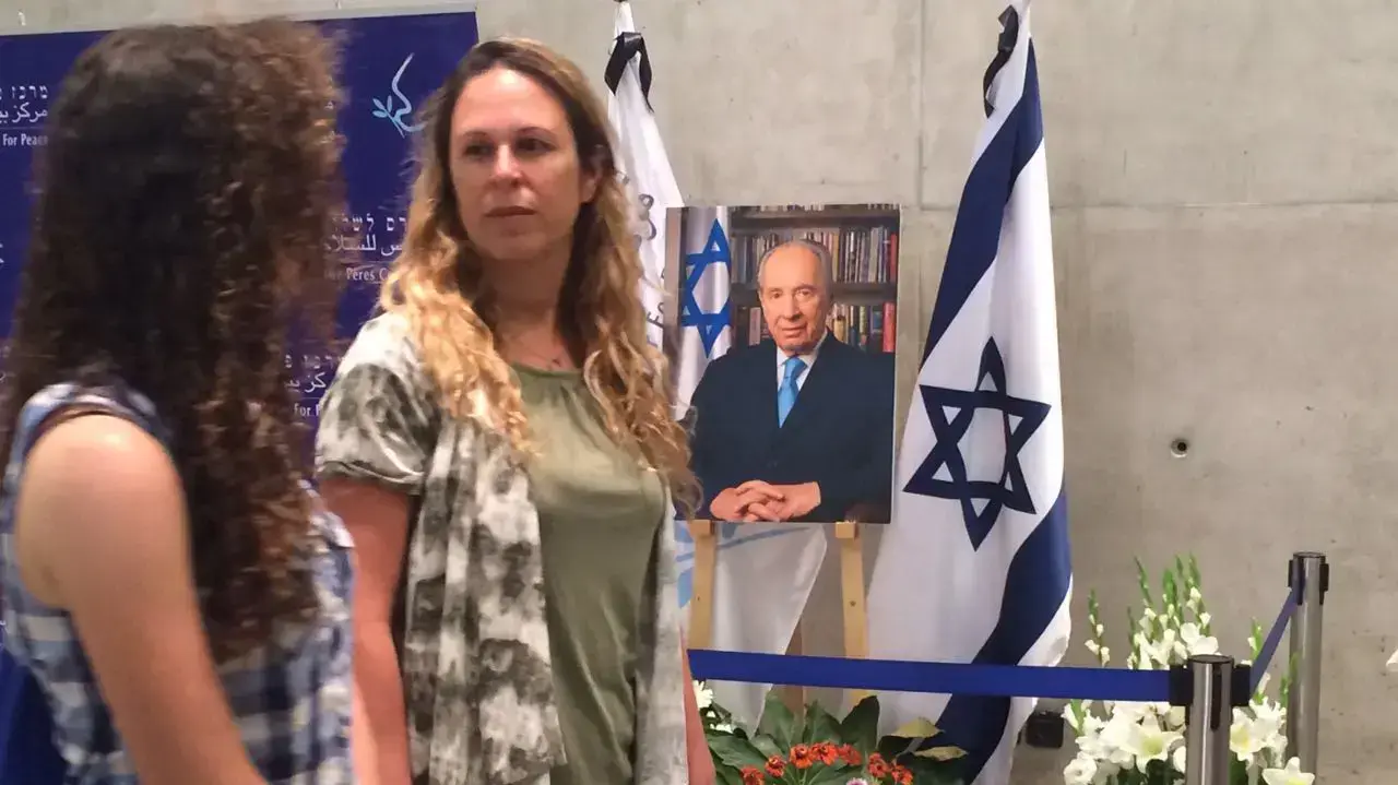 מבקרים בשבעת שמעון פרס במרכז פרס לשלום מבקרים בשבעת שמעון פרס במרכז פרס לשלום