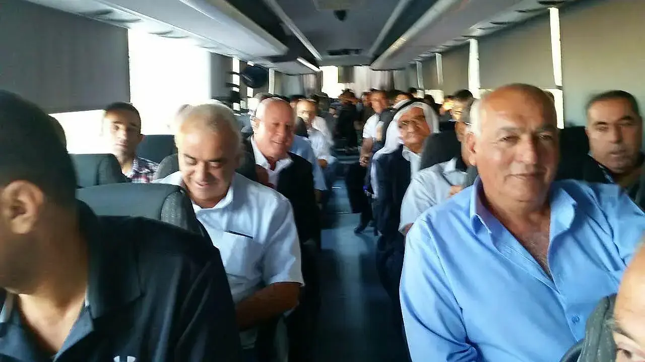 משלחת של תושבי כפרים ערביים מהגלבוע יצאה בדרכה למרכז פרס, אוקטובר 2016 משלחת של תושבי כפרים ערביים מהגלבוע יצאה בדרכה למרכז פרס, אוקטובר 2016