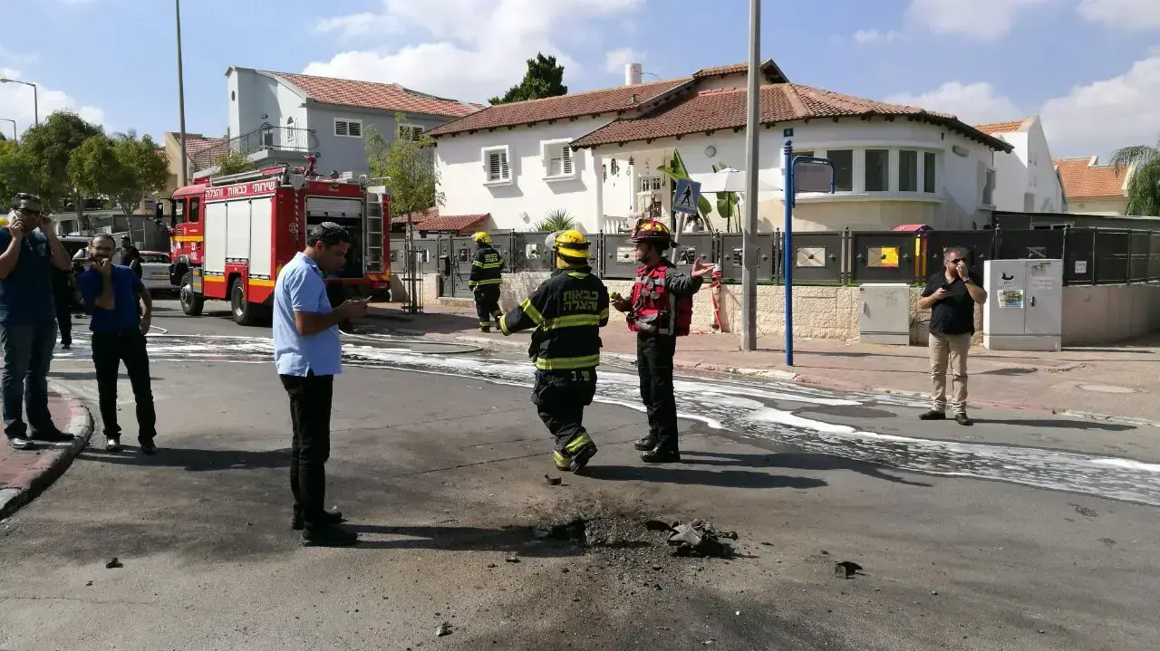 זירת נפילת רקטה בשדרות זירת נפילת רקטה בשדרות