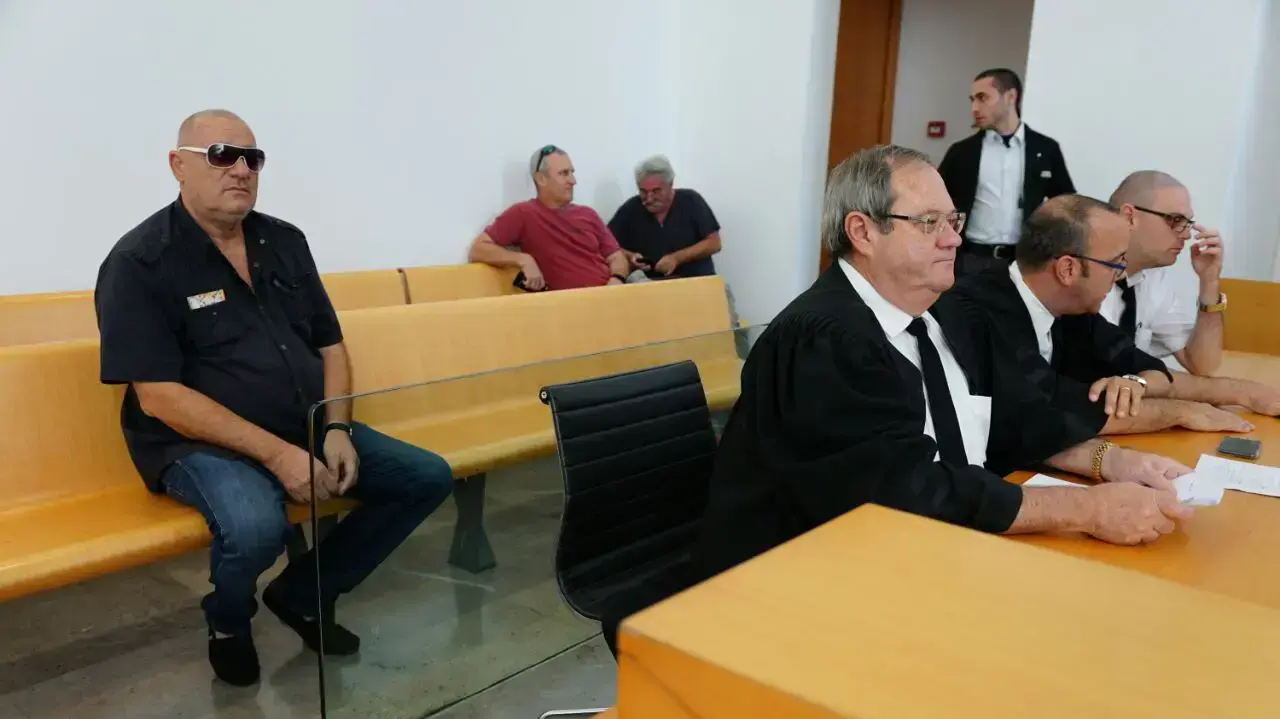 גז"ד לפרדי מליק- סגן ראש עיריית נשר לשעבר, שהורשע בלקיחת שוחד. מחוזי חיפה. גז"ד לפרדי מליק- סגן ראש עיריית נשר לשעבר, שהורשע בלקיחת שוחד. מחוזי חיפה.