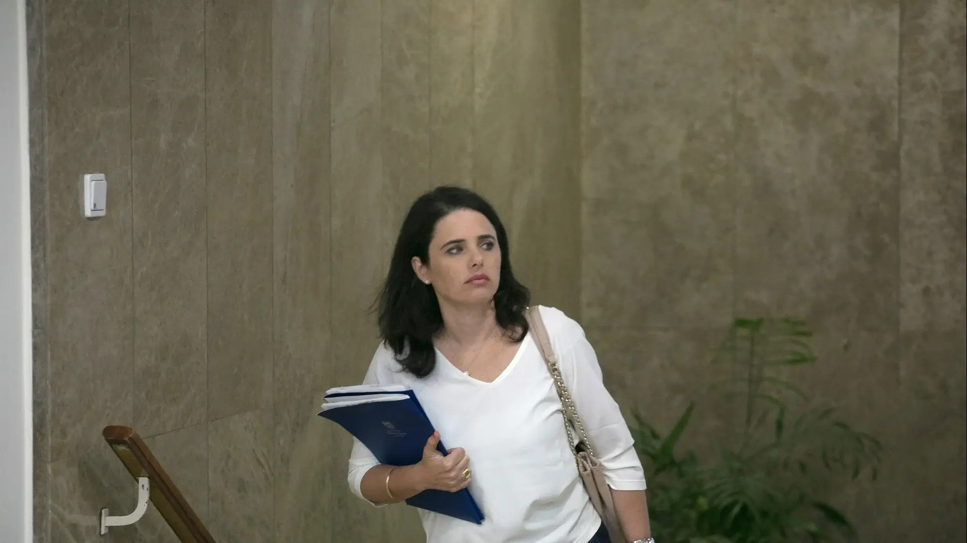 שרת המשפטים איילת שקד בפתח ישיבת הממשלה. אוקטובר 2016