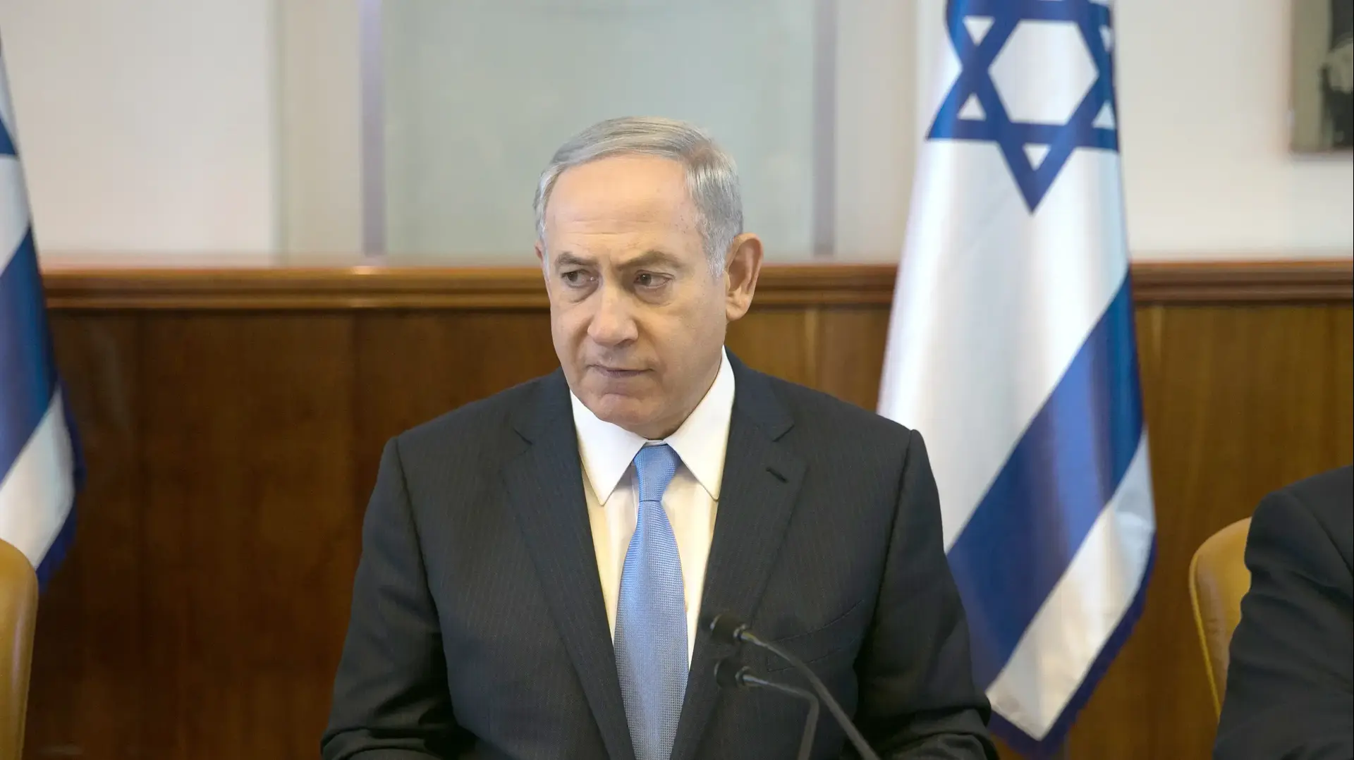 ראש הממשלה בנימין נתניהו בפתח ישיבת הממשלה. אוקטובר 2016 ראש הממשלה בנימין נתניהו בפתח ישיבת הממשלה. אוקטובר 2016