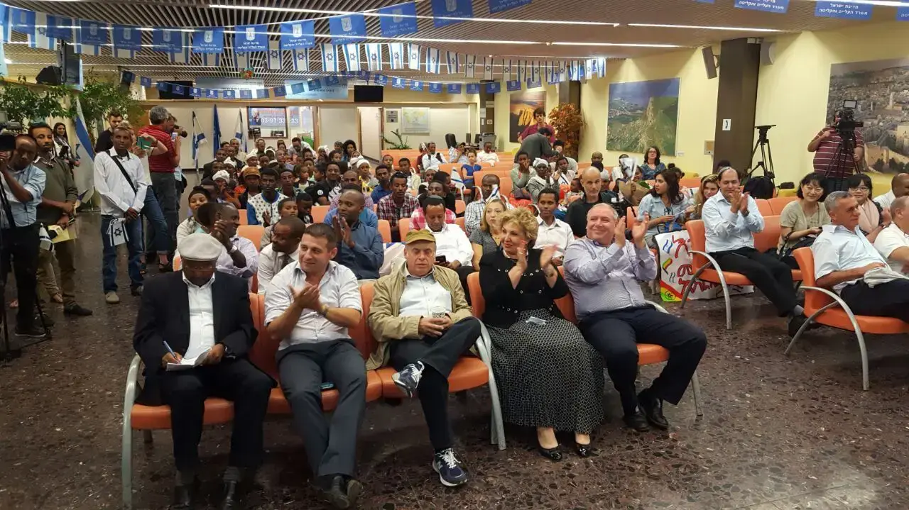 נושא: 63 בני הפלשמורה עלו לישראל והתקבלו בטקס במעמד שרת הקליטה סופה לנדבר ויו"ר הסוכנות נתן שרנסקי, 9 באוקטובר 2016