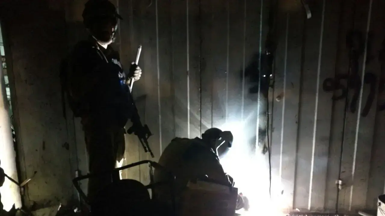 במהלך סריקות אמל"ח שהתבצעו ע"י כוחות צה"ל בסיוע שוטרי מחוז ש"י בכפר צוריף בחטיבה המרחבית "עציון" נמצא נשק בייצור עצמי, אשר הועבר לכוהב"ט.