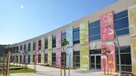 בית הספר "הירוק" בכפר סבא שייקרא על שמו של הנשיא התשיעי שמעון פרס, אוקטובר 2016 בית הספר "הירוק" בכפר סבא שייקרא על שמו של הנשיא התשיעי שמעון פרס, אוקטובר 2016
