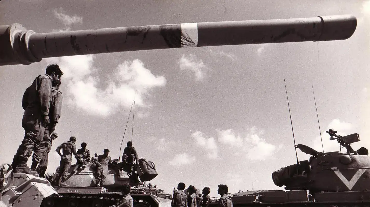 חטיבה 14, חיל שריון בלב סיני במהלך מלחמת יום הכיפורים. 1973