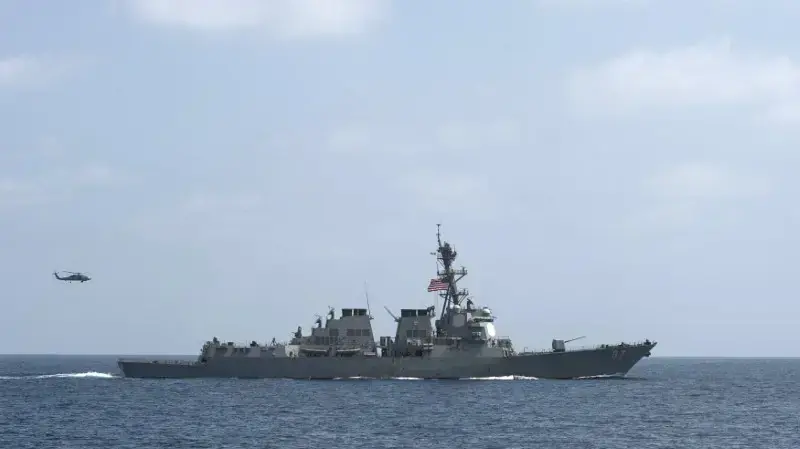 המשחתת האמריקנית USS Mason, המפרץ הפרסי, ספטמבר 2016 המשחתת האמריקנית USS Mason, המפרץ הפרסי, ספטמבר 2016