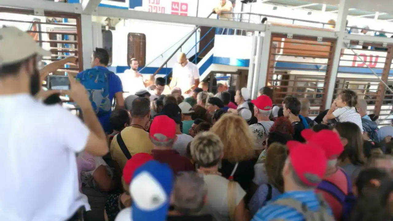קו השיט חיפה עכו החדש מתפקד באופן לקוי. אוקטובר 2016 קו השיט חיפה עכו החדש מתפקד באופן לקוי. אוקטובר 2016