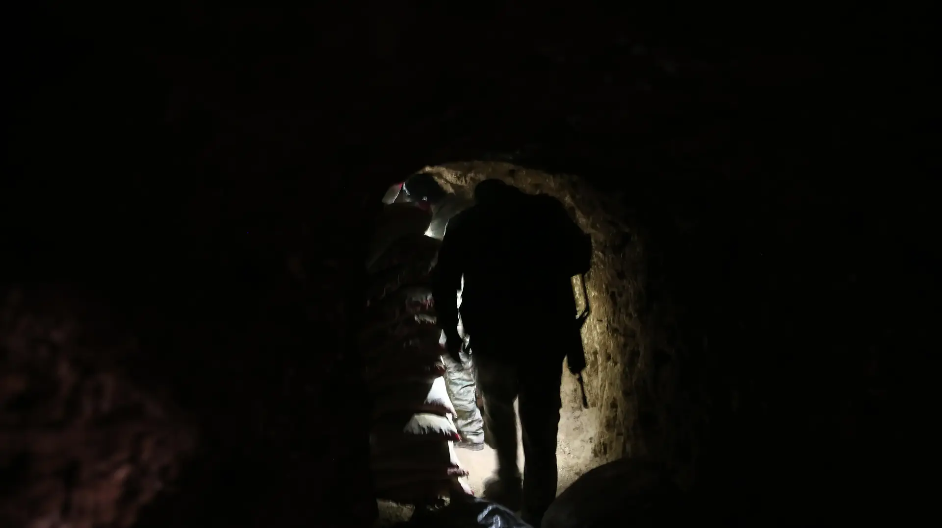 לוחמים כורדים בעיראק לאחר כיבוש הכפר באדאנה בקרב על מוסול, אוקטובר 2016 לוחמים כורדים בעיראק לאחר כיבוש הכפר באדאנה בקרב על מוסול, אוקטובר 2016
