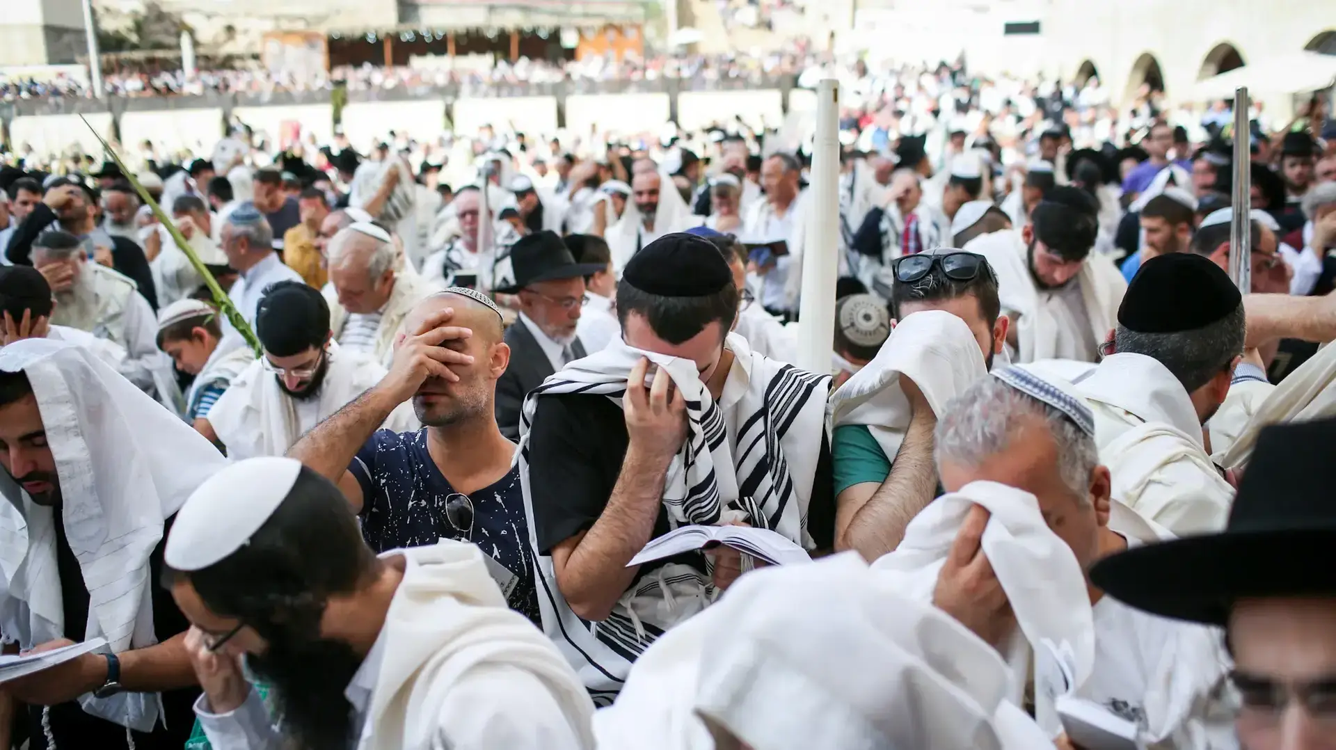 ברכת הכהנים המסורתית, רחבת הכותל המערבי, ירושלים. אוקטובר 2016