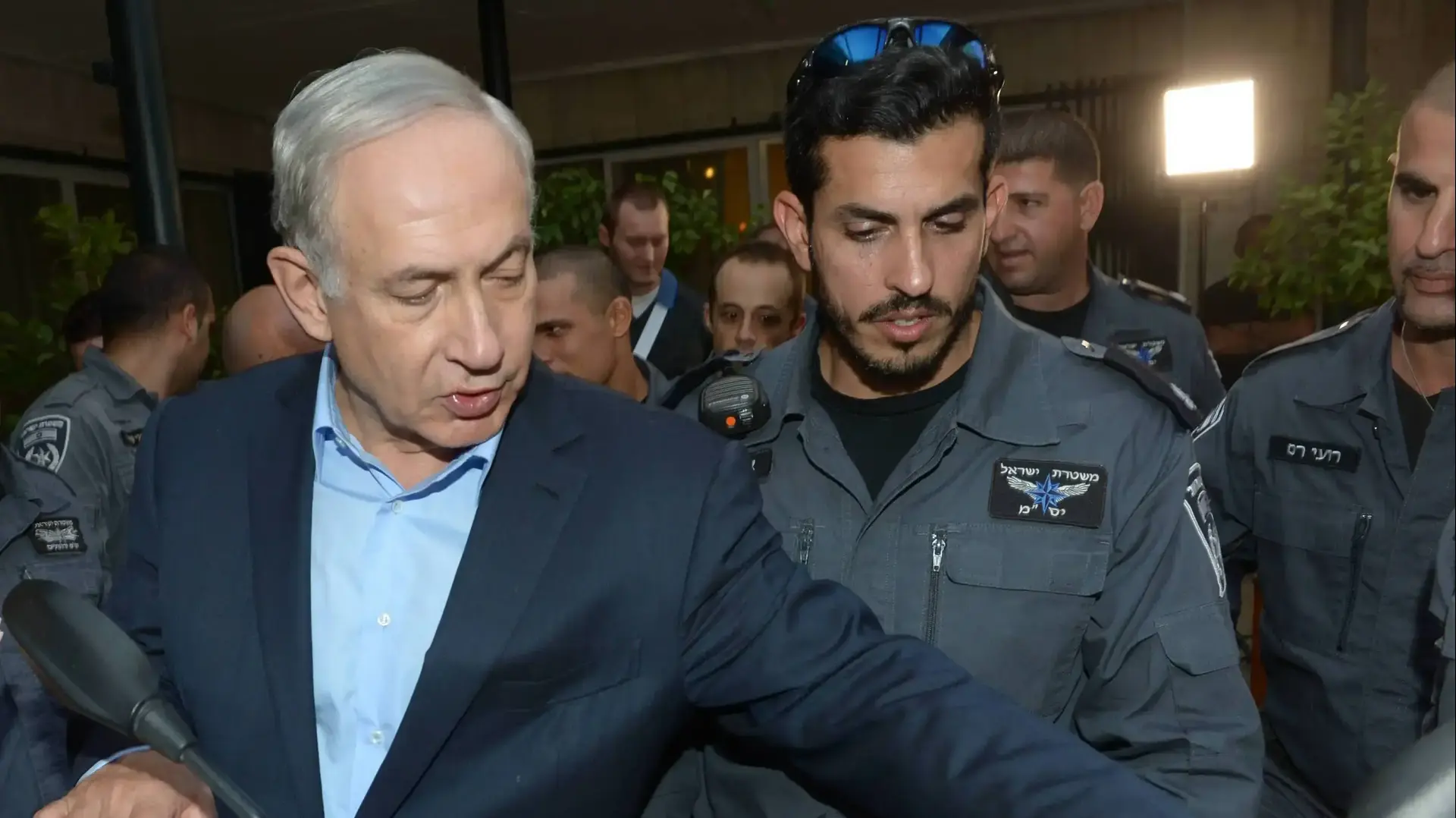 פגישת ראש הממשלה בנימין נתניהו ורעייתו שרה עם יחידת האופנוענים של יס"ם בבית ראש הממשלה פגישת ראש הממשלה בנימין נתניהו ורעייתו שרה עם יחידת האופנוענים של יס"ם בבית ראש הממשלה
