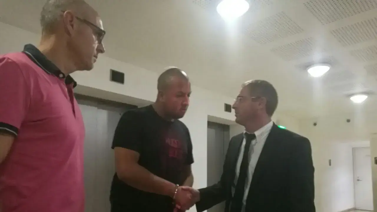 תמיר פרץ החשוד בסיוע לרצח אלמוג פדל בפרדס חנה, 23 בספטמבר 2016 תמיר פרץ החשוד בסיוע לרצח אלמוג פדל בפרדס חנה, 23 בספטמבר 2016