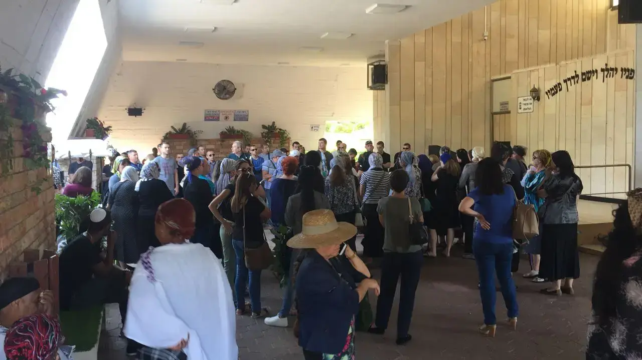 הלוויית אושרי מלסה שנהרג בתאונה בדרום אפריקה בבית העלמין באשדוד, 21 באוקטובר 2016 הלוויית אושרי מלסה שנהרג בתאונה בדרום אפריקה בבית העלמין באשדוד, 21 באוקטובר 2016