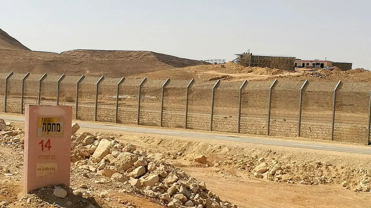 מוצב של הצבא המצרי באזור הגבול בין ישראל ומצרים מוצב של הצבא המצרי באזור הגבול בין ישראל ומצרים