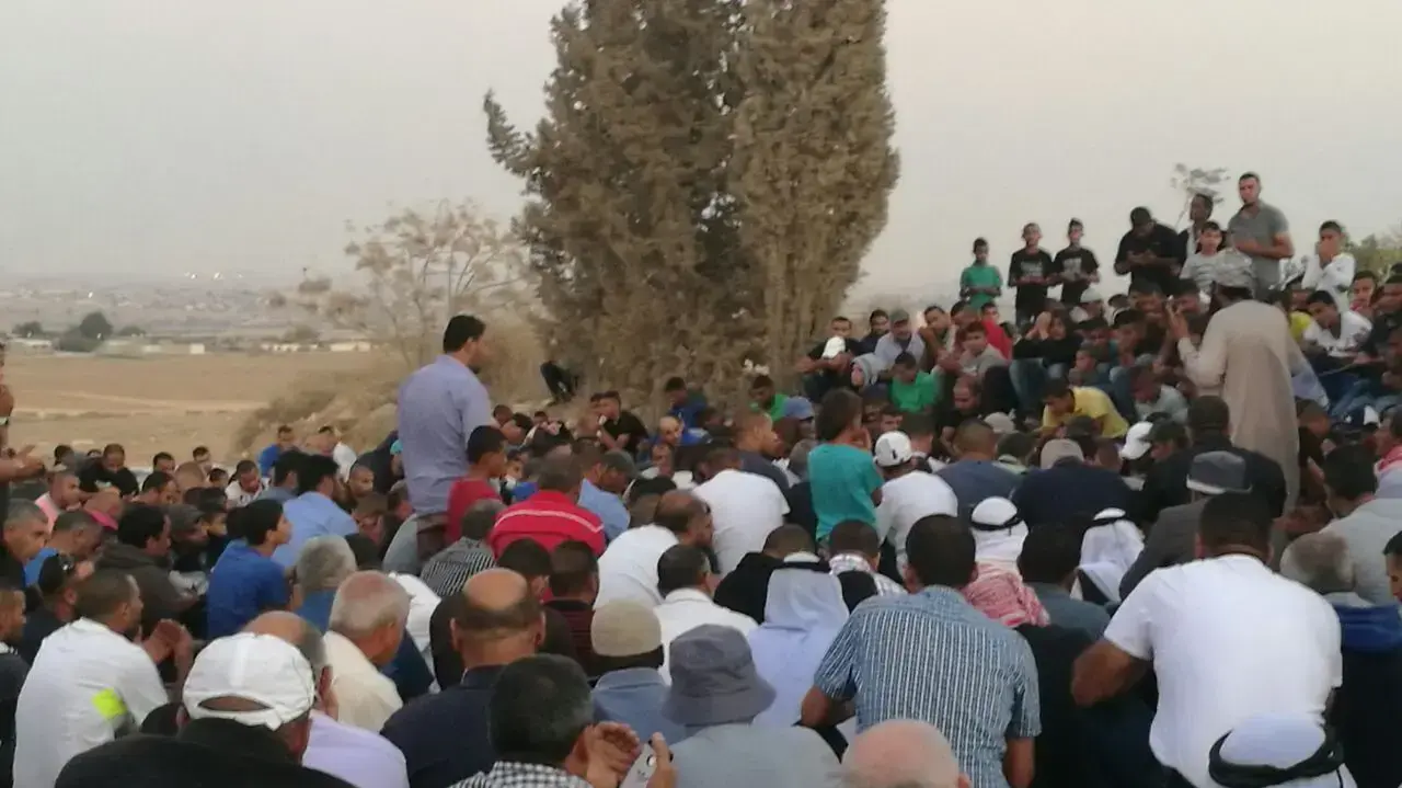 הלוויתו של נמר באסם אבו עמר עובד קבלן של משרד הביטחון בלקיה נהרג ליד גדר הגבול במצרים הלוויתו של נמר באסם אבו עמר עובד קבלן של משרד הביטחון בלקיה נהרג ליד גדר הגבול במצרים