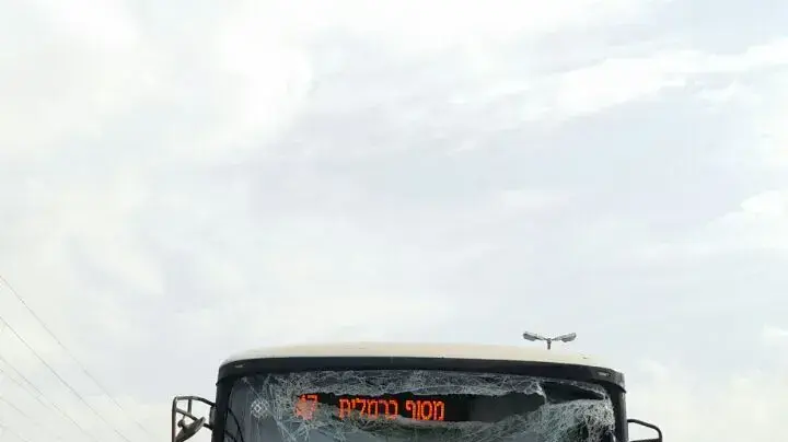 תאונה בין אוטובוס למשאית בשדרות רוקח בתל אביב, 27 באוקטובר 2016 תאונה בין אוטובוס למשאית בשדרות רוקח בתל אביב, 27 באוקטובר 2016