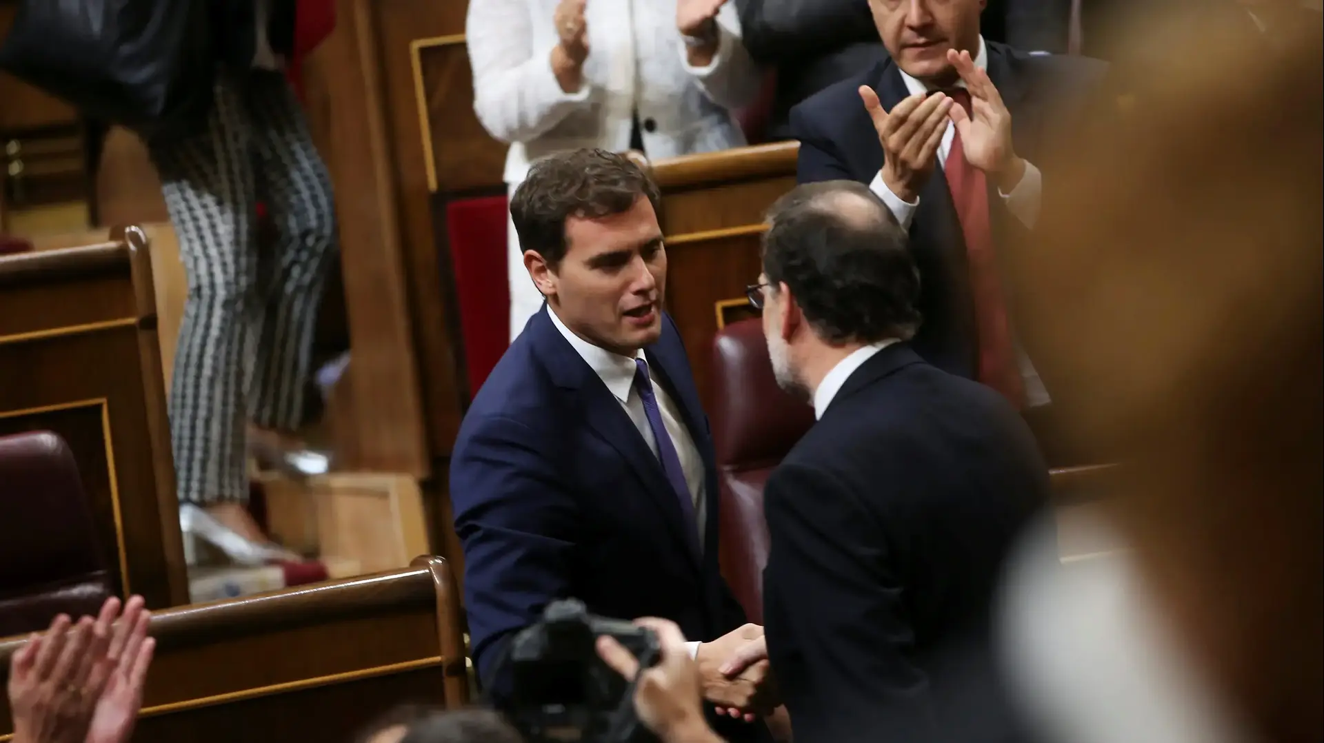 ראש ממשלת ספרד הנבחר מריאנו ראחוי עם מנהיג מפלגת "האזרחים" , אוקטובר 016 ראש ממשלת ספרד הנבחר מריאנו ראחוי עם מנהיג מפלגת "האזרחים" , אוקטובר 016