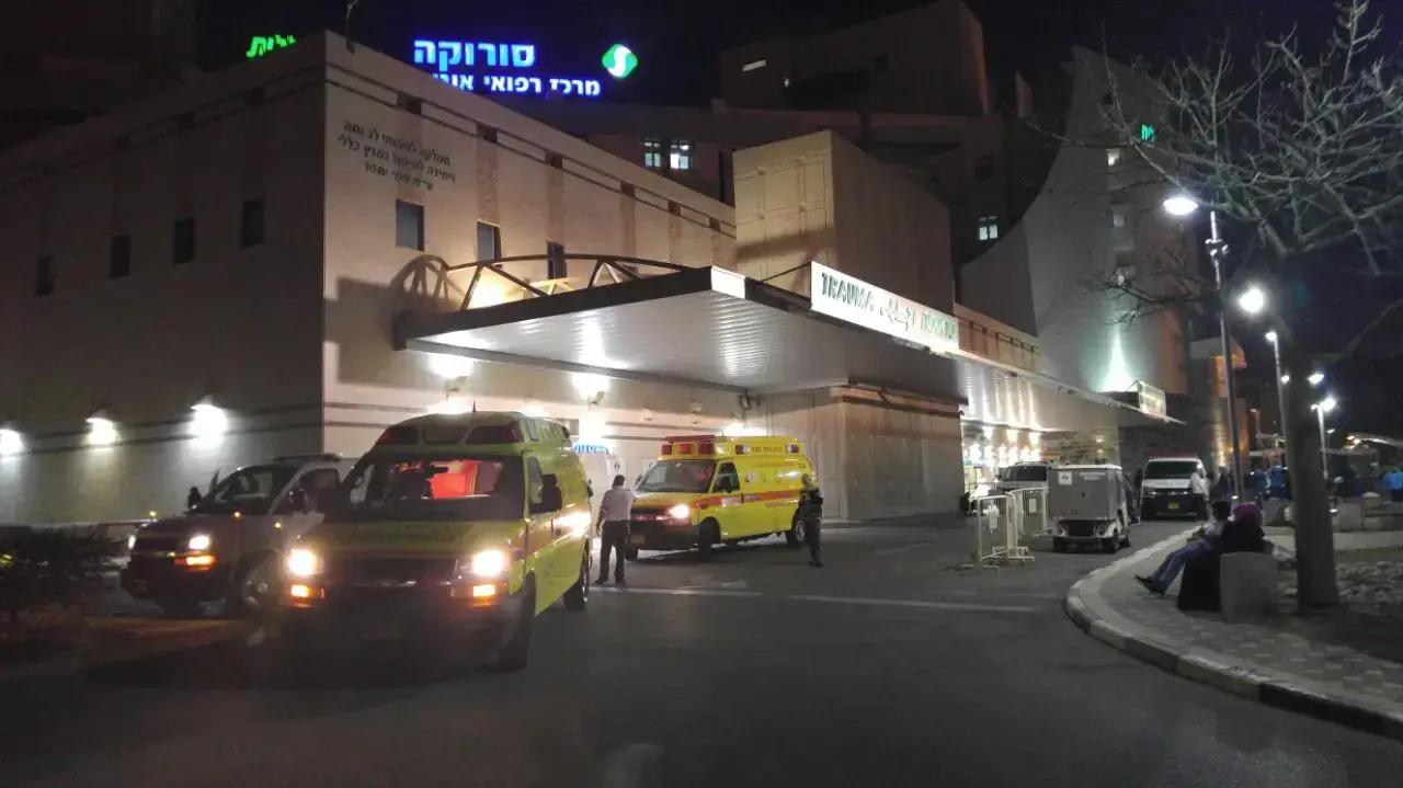פינוי פצועים מתאונת הדרכים בכביש 31 באר שבע לסורוקה פינוי פצועים מתאונת הדרכים בכביש 31 באר שבע לסורוקה