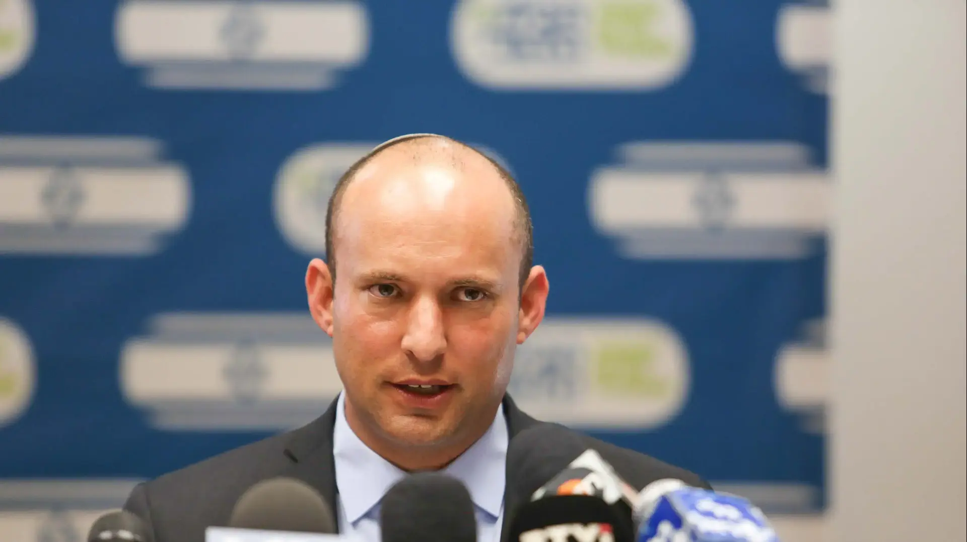 נפתלי בנט ישיבת סיעה הבית היהודי פתיחת מושב החורף בכנסת 2016 נפתלי בנט ישיבת סיעה הבית היהודי פתיחת מושב החורף בכנסת 2016