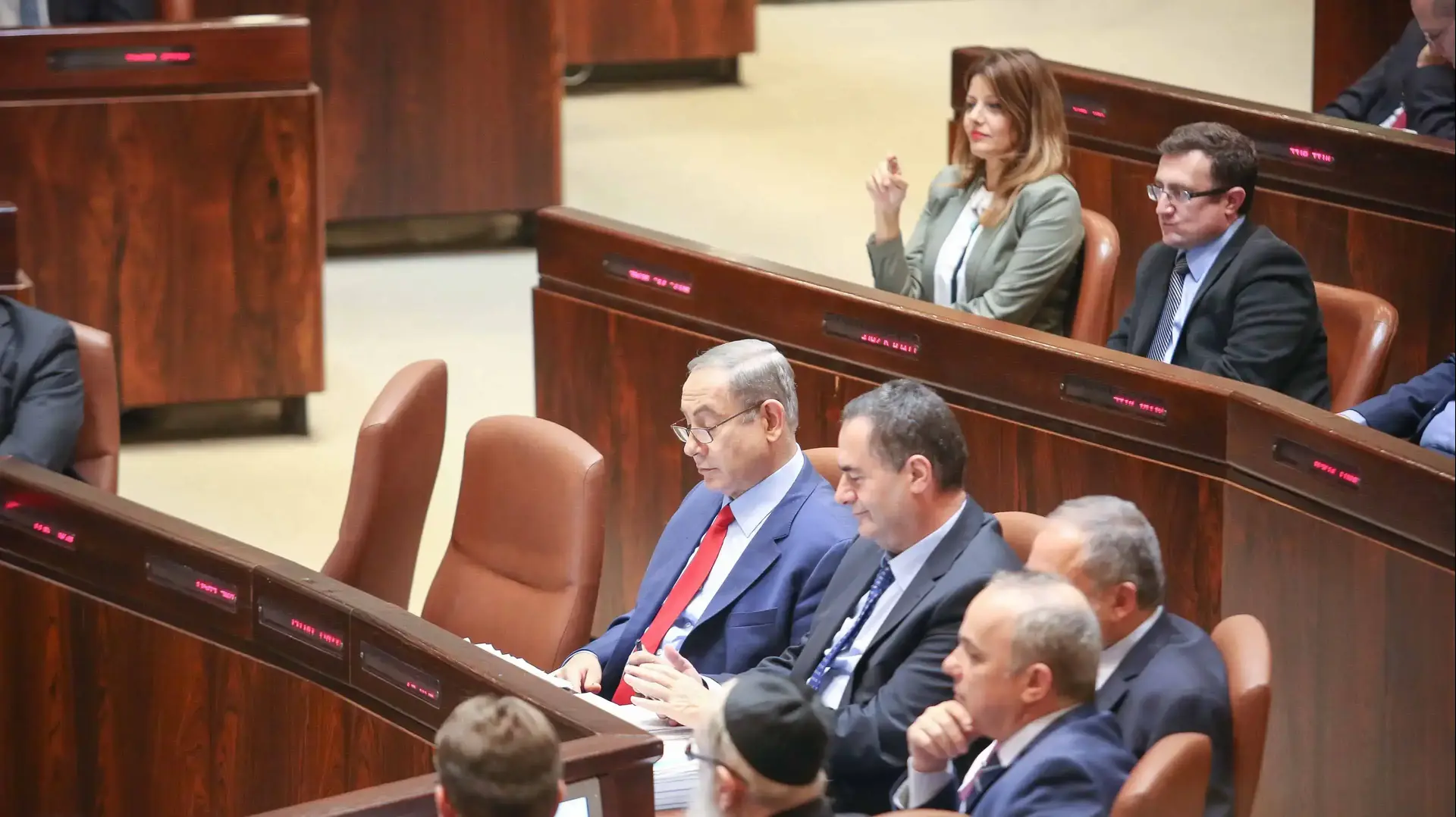 השר ישראל כץ וראש הממשלה בנימין נתניהו בפתיחת מושב החורף מליאת הכנסת 2016 השר ישראל כץ וראש הממשלה בנימין נתניהו בפתיחת מושב החורף מליאת הכנסת 2016