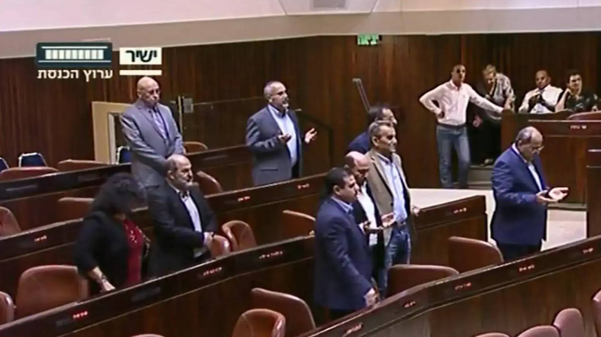 הח"כים מהרשימה המשותפת עמדו לזכר הרוגי כפר קאסם, לוין סירב לקום: "זה לא מסגד"