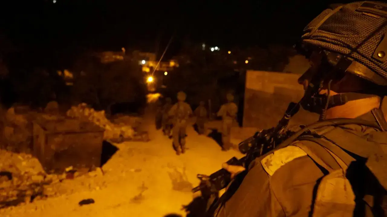 כוחות צה"ל פושטים על ביתו של המחבל שביצע את פיגוע הירי במחסום פוקוס, קבאטיה, אזור ג'נין, 1 בנובמבר 2016 כוחות צה"ל פושטים על ביתו של המחבל שביצע את פיגוע הירי במחסום פוקוס, קבאטיה, אזור ג'נין, 1 בנובמבר 2016
