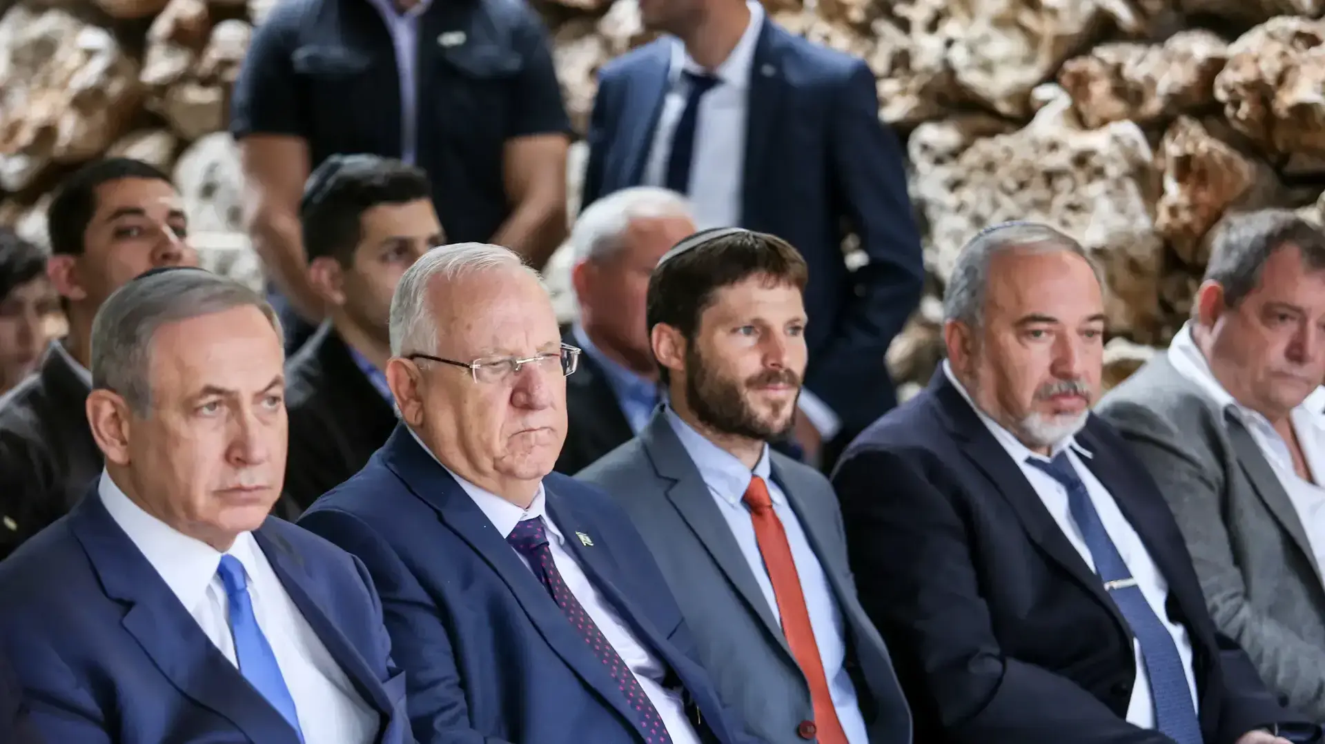 אזכרה לרחבעם (גנדי) זאבי, הר הרצל. נובמבר 2016 אזכרה לרחבעם (גנדי) זאבי, הר הרצל. נובמבר 2016