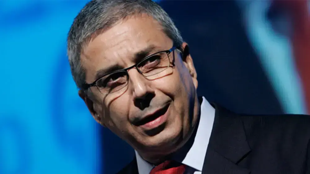 ציון קינן, מנכ"ל בנק הפועלים, בכנס ישראל לאחריות תאגידית, אוקטובר 2010 ציון קינן, מנכ"ל בנק הפועלים, בכנס ישראל לאחריות תאגידית, אוקטובר 2010