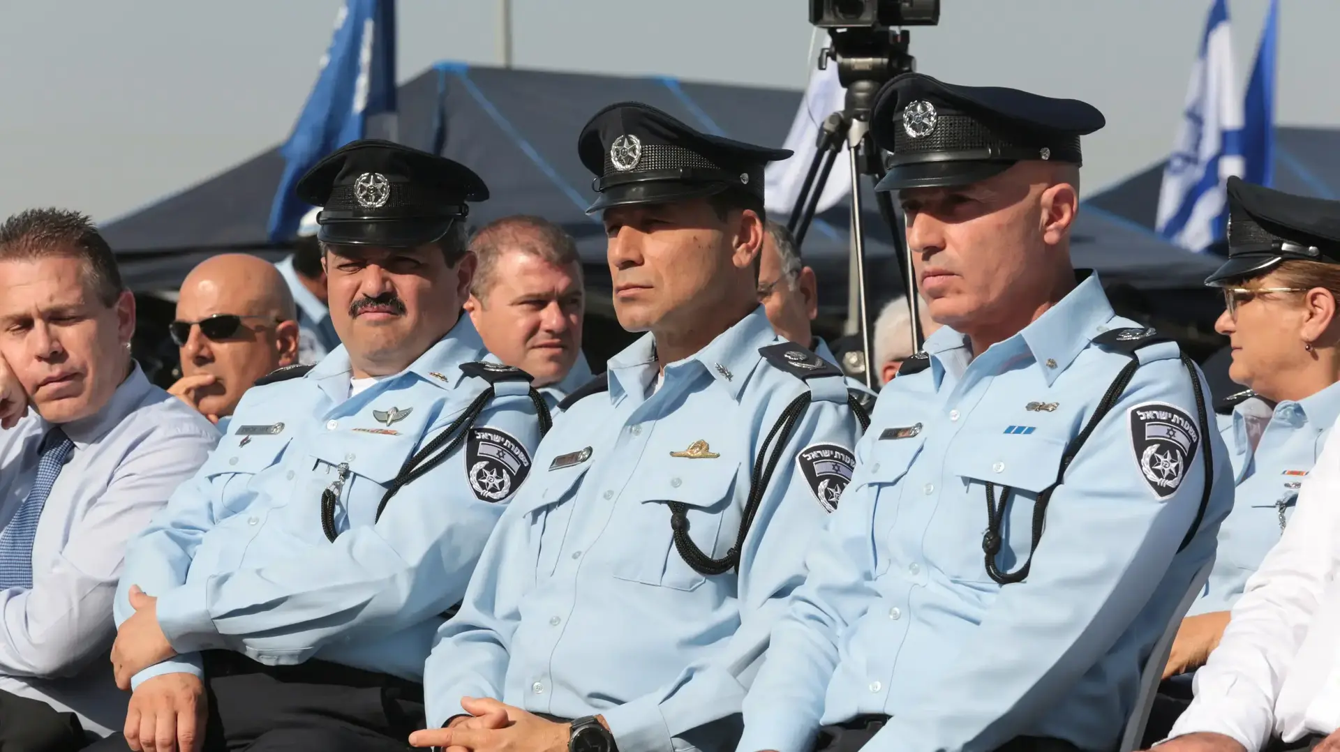 גלעד ארדן ורני אלשיך בטקס החלפת פיקוד של מפקד אגף התנועה, בית דגן. נובמבר 2016