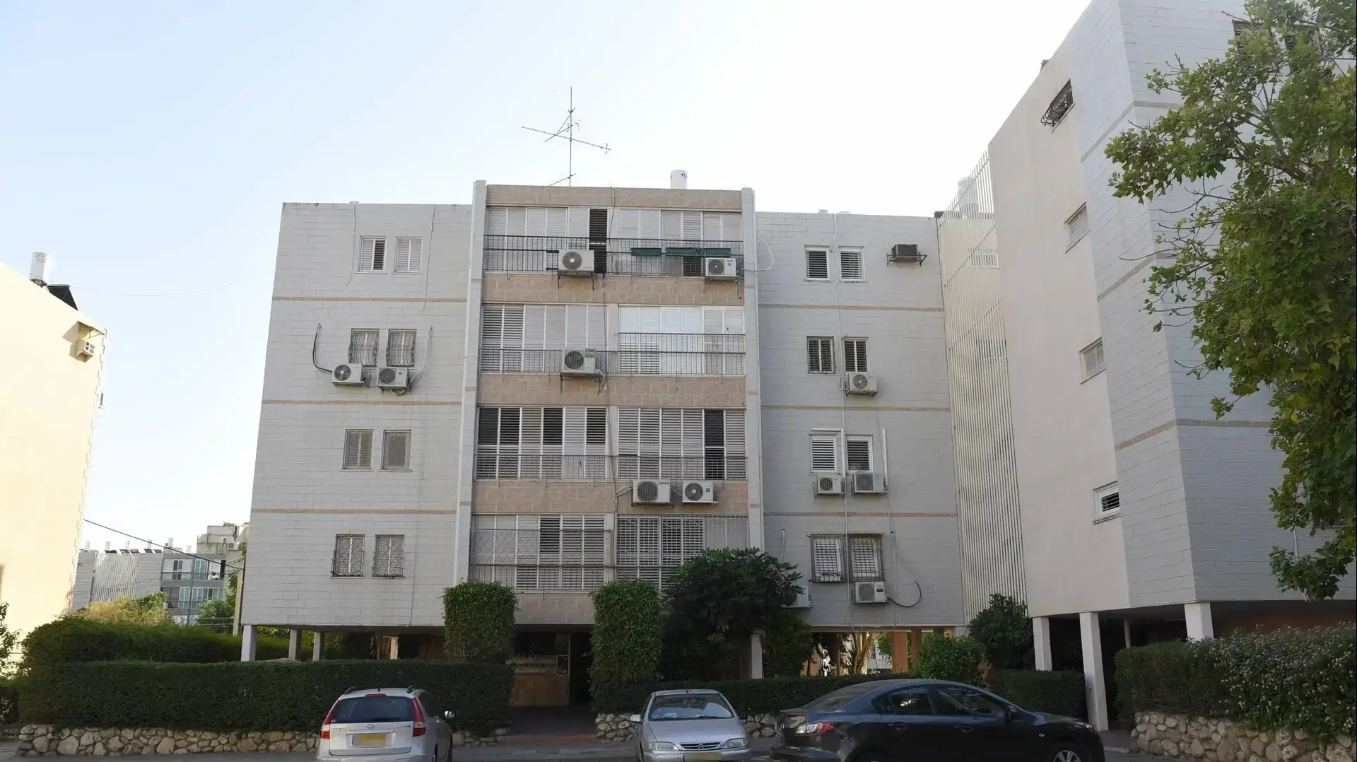 סטודנט בדואי לרופאה נדחה בהשכרת דירה בגלל מוצאו, פתח תקווה. נובמבר 2016 סטודנט בדואי לרופאה נדחה בהשכרת דירה בגלל מוצאו, פתח תקווה. נובמבר 2016