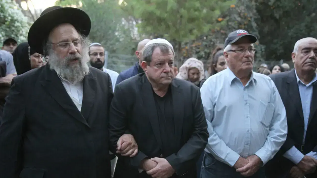 הלוויתה של יעל זאבי, בית העלמין קיבוץ דגניה ב. נובמבר 2016 הלוויתה של יעל זאבי, בית העלמין קיבוץ דגניה ב. נובמבר 2016
