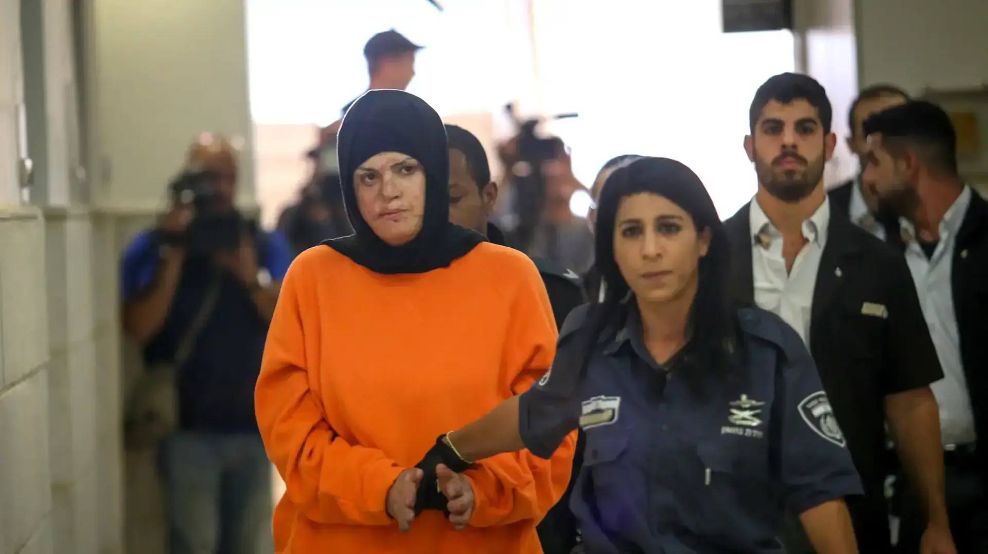 גזר דין לאסרא ג'עבאס על הצתת בלון גז ופגיעה בשוטר על רקע לאומני במחסום א זעים, בימ"ש מחוזי ירושלים. נובמבר 2016 גזר דין לאסרא ג'עבאס על הצתת בלון גז ופגיעה בשוטר על רקע לאומני במחסום א זעים, בימ"ש מחוזי ירושלים. נובמבר 2016