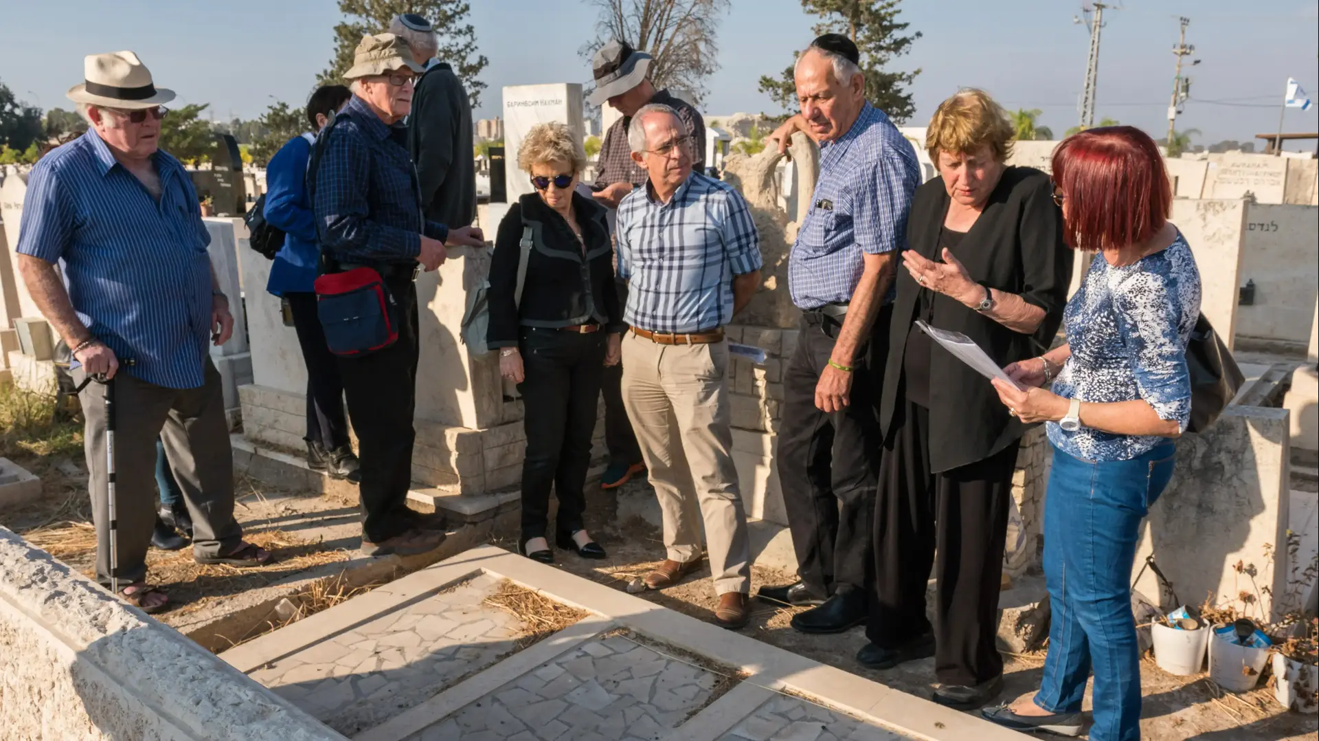 טקס זיכרון לחמישה ילדים שנהרגו מפיצוץ רימון יד לפני כ-60 שנים, בית הקברות צור שלום וקריית מוצקין טקס זיכרון לחמישה ילדים שנהרגו מפיצוץ רימון יד לפני כ-60 שנים, בית הקברות צור שלום וקריית מוצקין