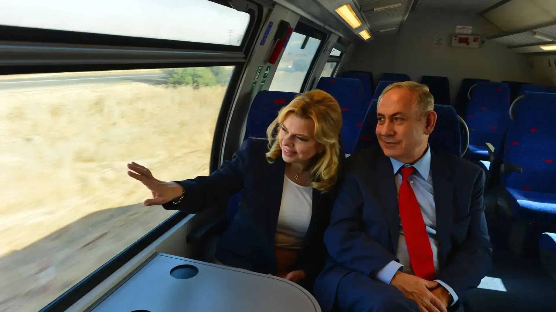 ראש הממשלה בנימין נתניהו ורעייתו גב' שרה נתניהו באירוע חנוכת קו רכבת העמק, תחנת עפולה ראש הממשלה בנימין נתניהו ורעייתו גב' שרה נתניהו באירוע חנוכת קו רכבת העמק, תחנת עפולה