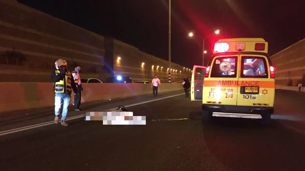תאונת דרכים עם רוכב אופנוע שפגע במעקה בטיחות בכביש 471 ממחלף קרית אונו לכיוון כביש 4 תאונת דרכים עם רוכב אופנוע שפגע במעקה בטיחות בכביש 471 ממחלף קרית אונו לכיוון כביש 4