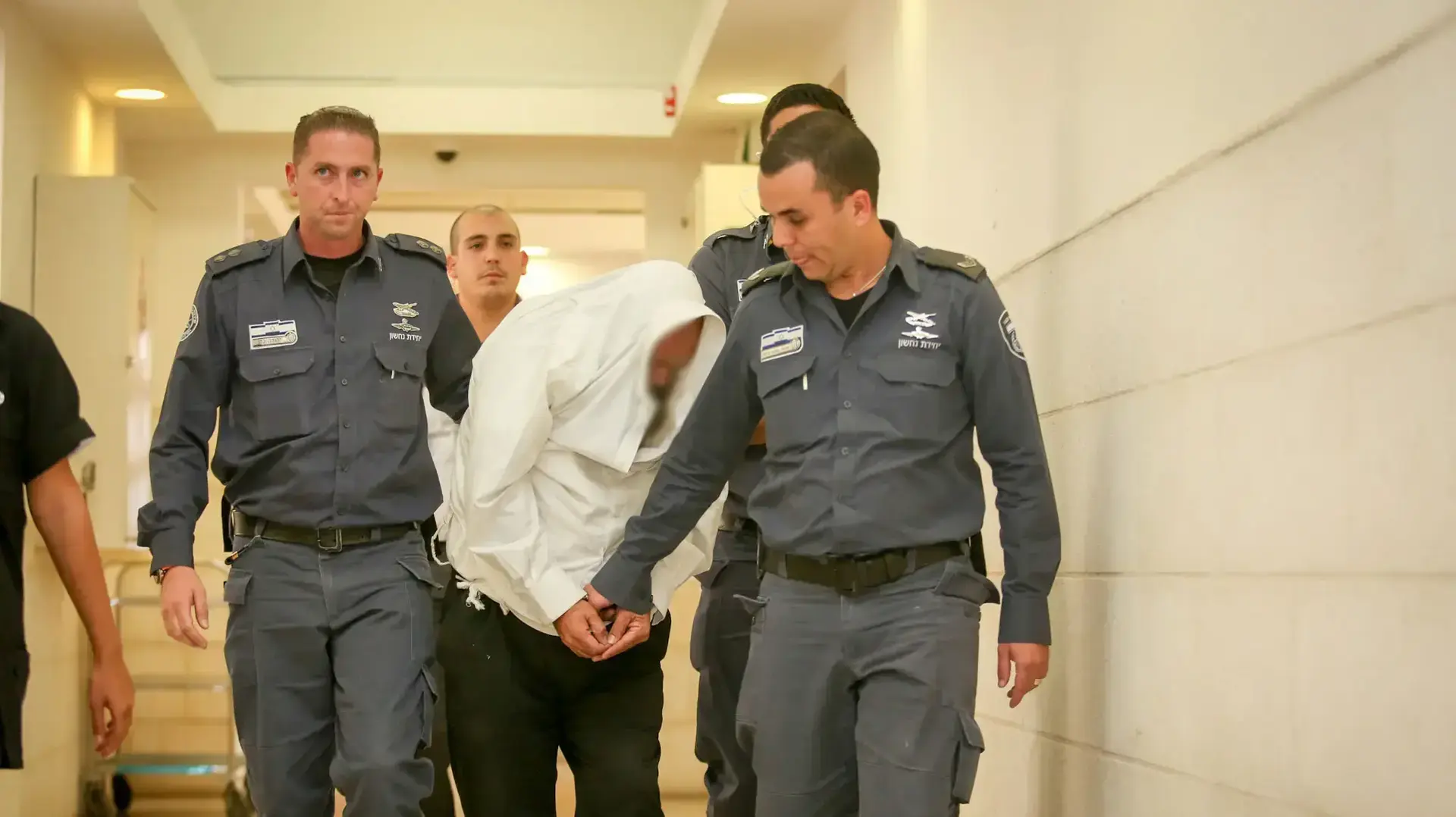 כתב אישום נגד האב מבית שמש שסימם את בתו וביצע בה מעשים מגונים, בימ"ש מחוזי ירושלים. נובמבר 2015 כתב אישום נגד האב מבית שמש שסימם את בתו וביצע בה מעשים מגונים, בימ"ש מחוזי ירושלים. נובמבר 2015