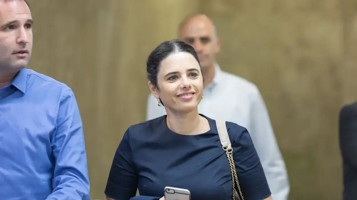 איילת שקד בישיבת ממשלה. נובמבר 2016 איילת שקד בישיבת ממשלה. נובמבר 2016