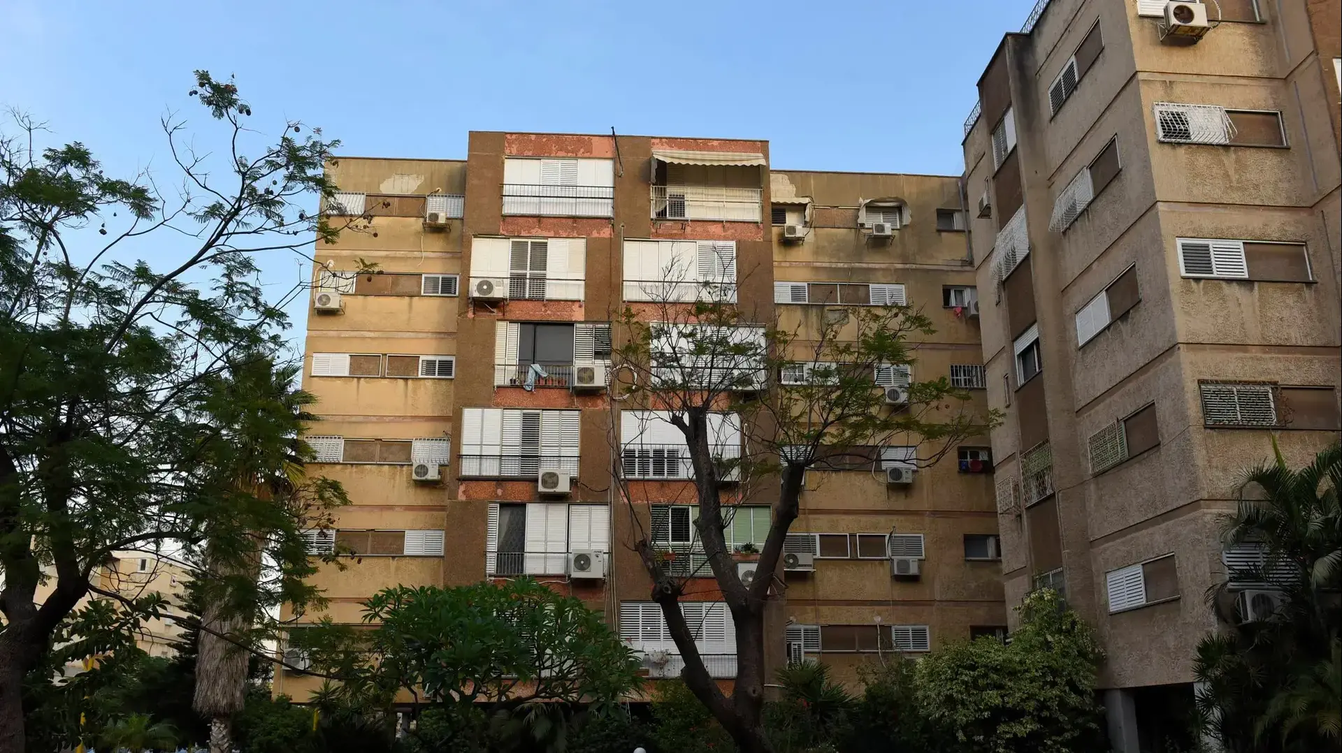 הבניין בו גר בן ה-70 שניסה לרצוח את אשתו חולת הסרטן על ידי הרעבתה, חולון, 13 בנובמבר 2016