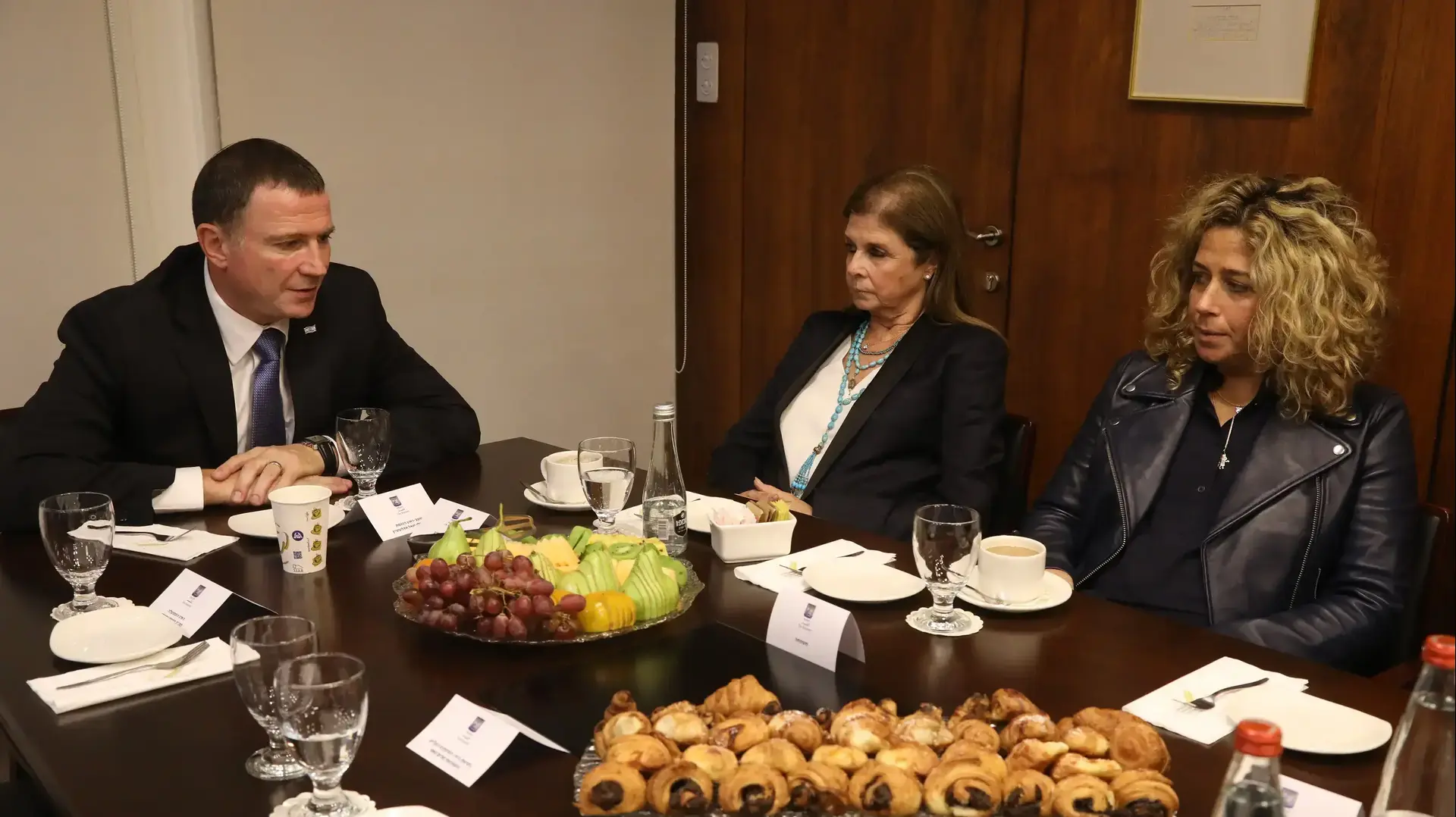 בני משפחת יצחק רבין במשכן הכנסת לפניי מליאה מיוחדת לזכר ראש הממשלה הנרצח, ירושלים 13 בנובמבר 2016 בני משפחת יצחק רבין במשכן הכנסת לפניי מליאה מיוחדת לזכר ראש הממשלה הנרצח, ירושלים 13 בנובמבר 2016